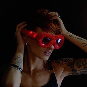 0042-907 LED Pluesch Brille rot
